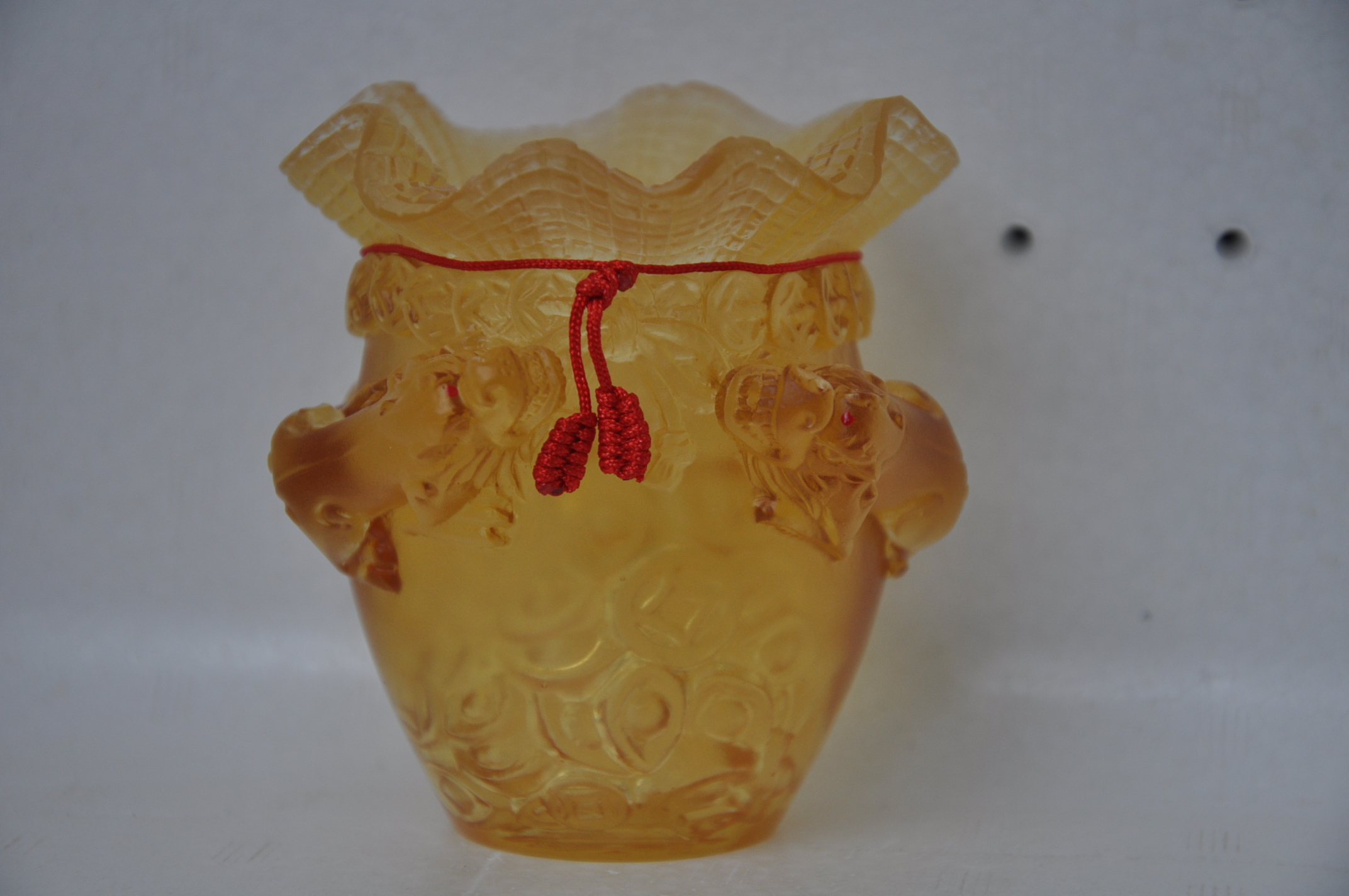 Vase with Brave Troops 貔貅花瓶